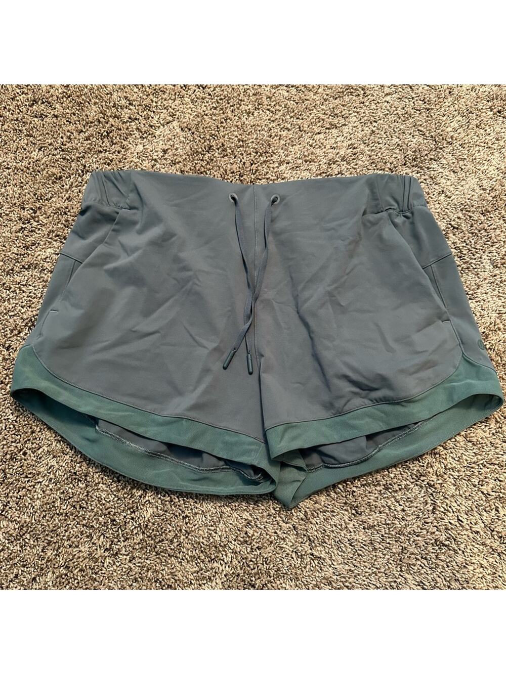 Lululemon athletica women’s size 12 Green Athletic Shorts EUC/NWOT